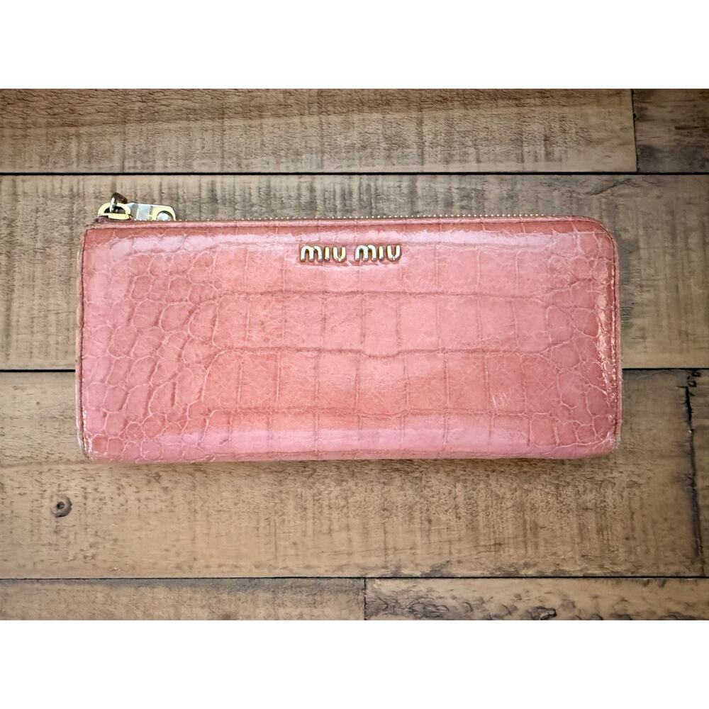 Miu Miu Wallet Womens Pink Croc Embossed Zip Around Leather Clutch Purse Italy